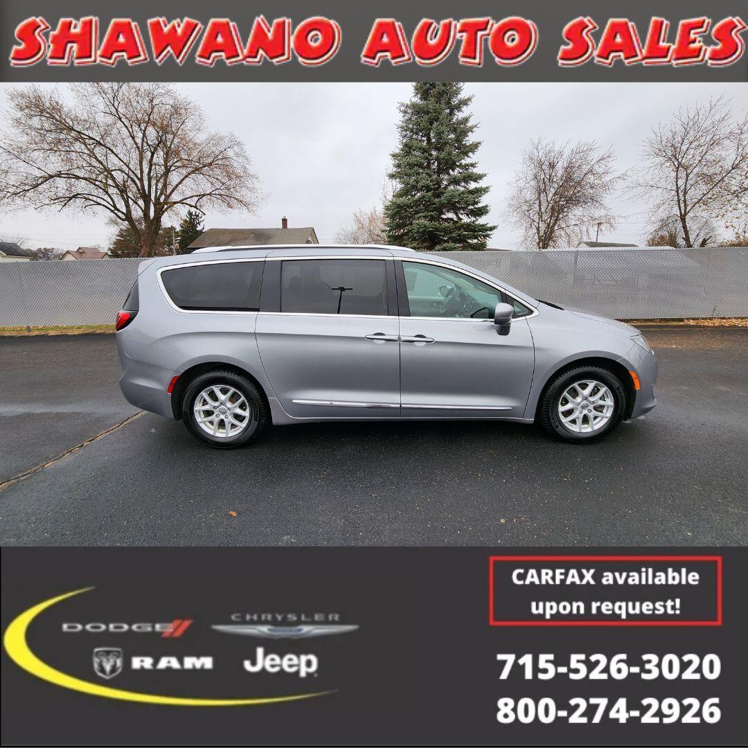 2020 Chrysler Pacifica Touring L's photo