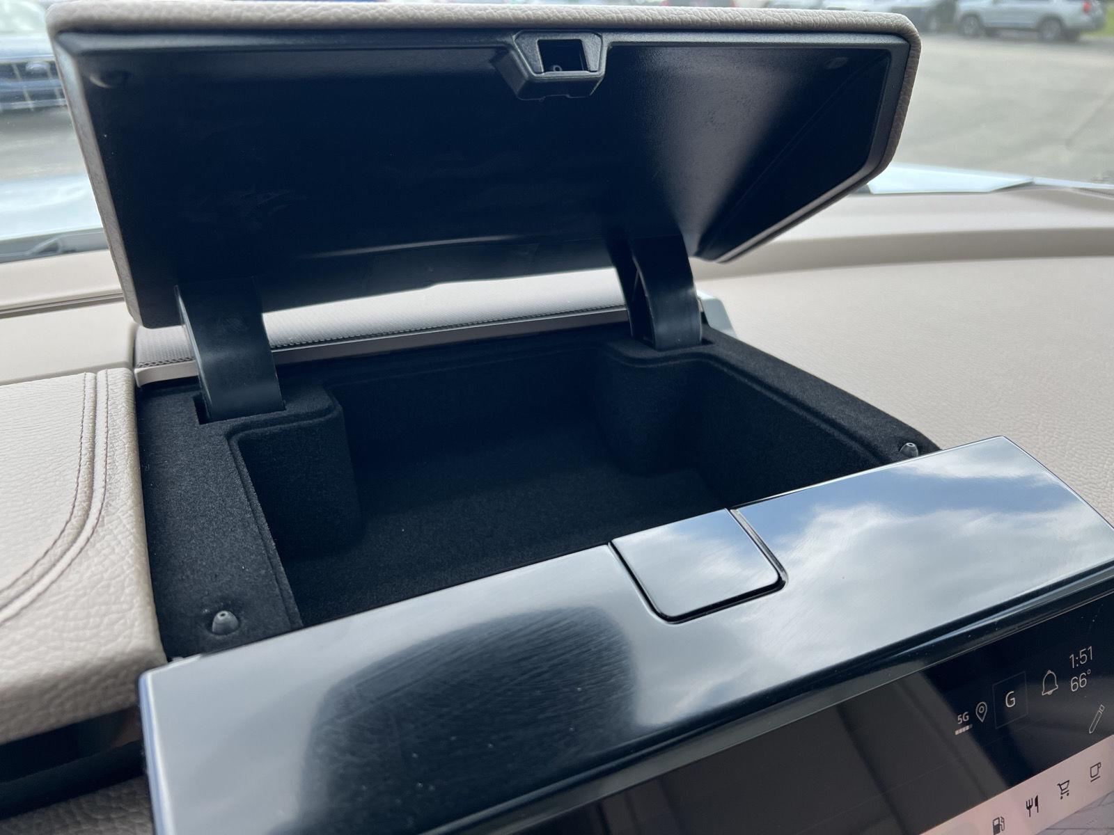 2026 GMC Yukon Denali - Photo 28