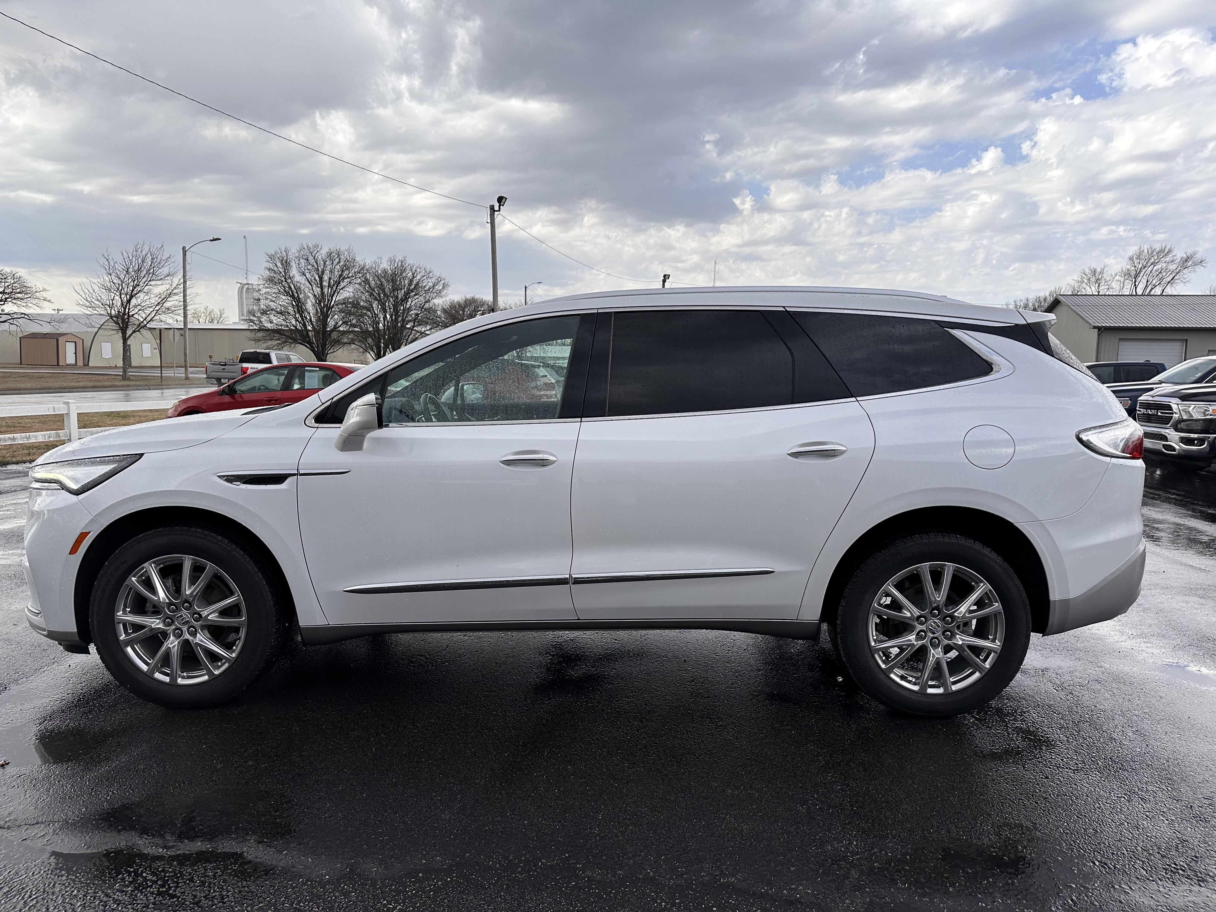 2023 Buick Enclave Essence - Photo 7