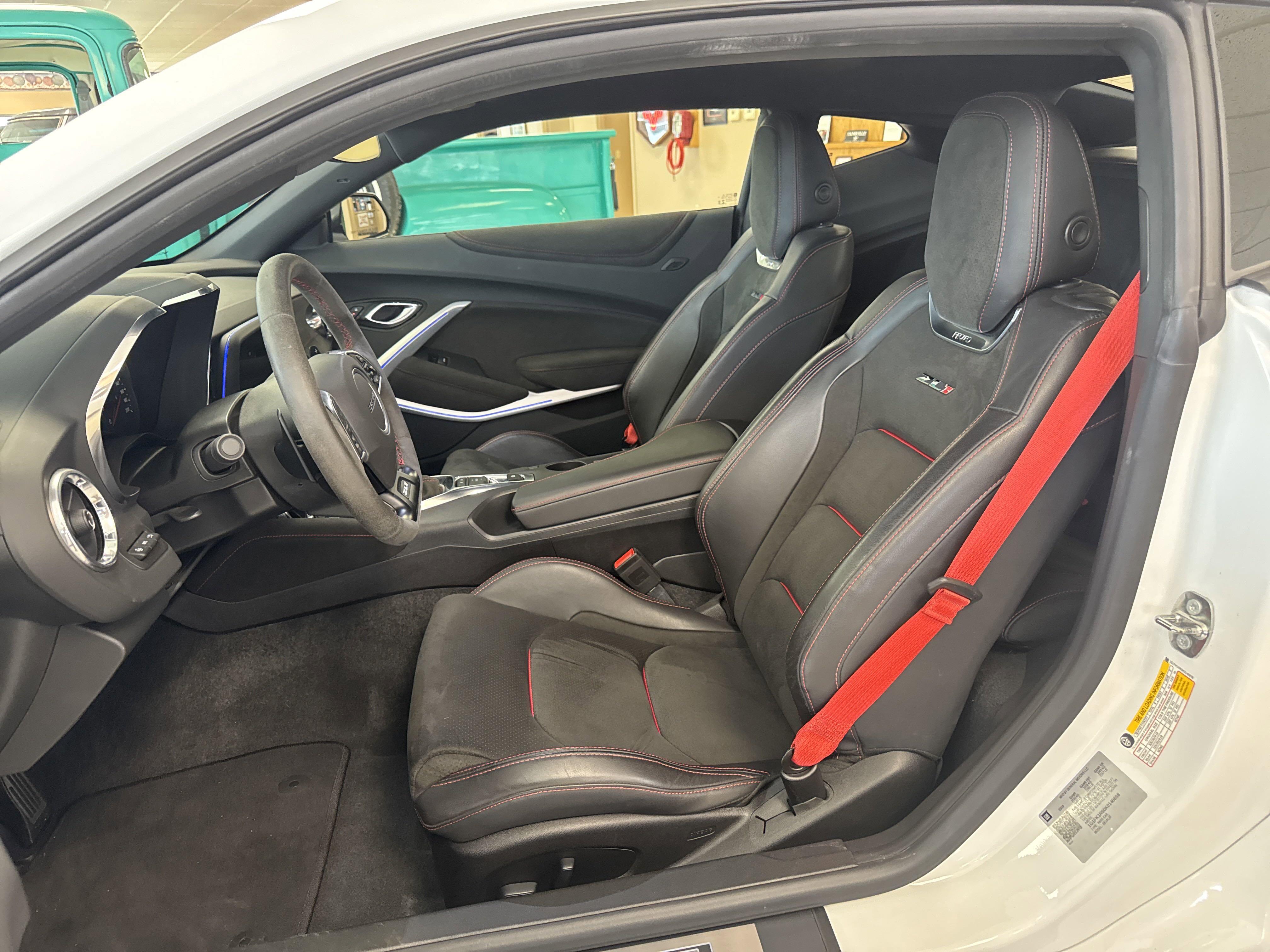 2019 Chevrolet Camaro ZL1 - Photo 17