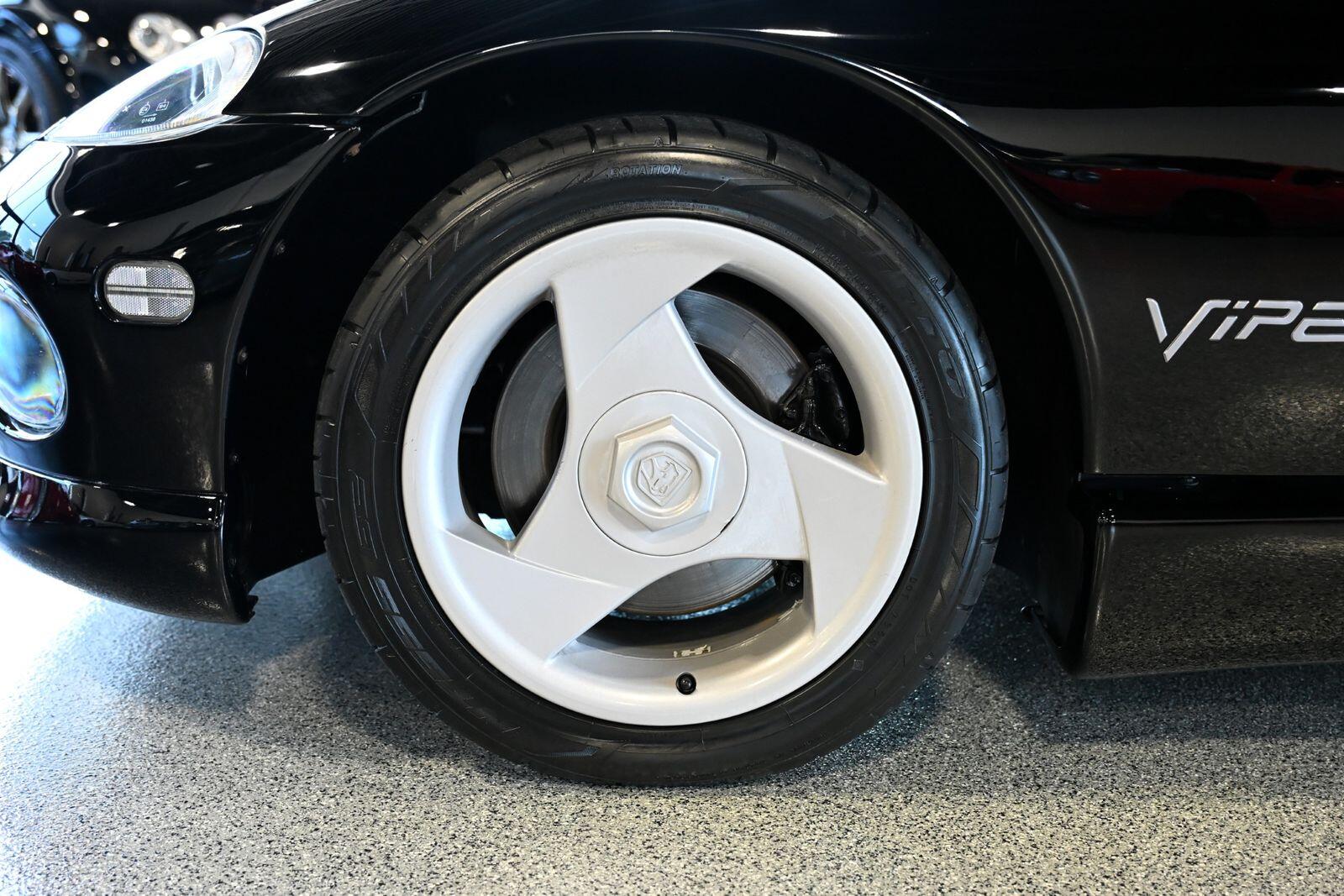 1994 Dodge Viper - Photo 16