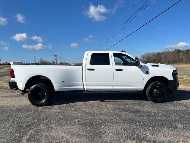 2026 RAM 3500 Tradesman - Photo 15