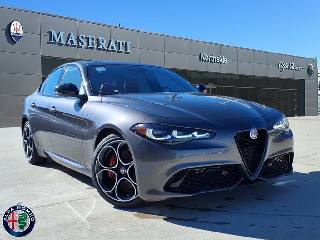 2025 Alfa Romeo Giulia Base's photo