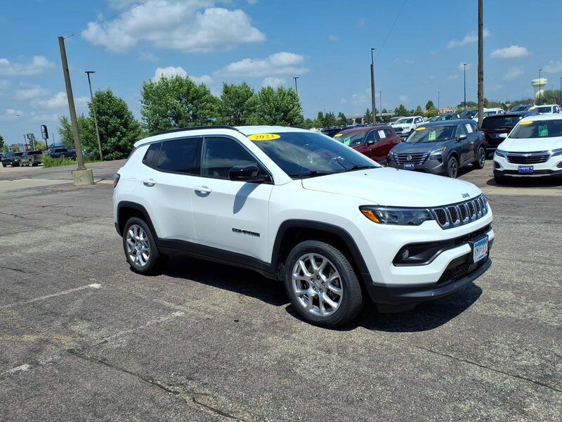 Used 2023 Jeep Compass Latitude Lux with VIN 3C4NJDFN1PT532058 for sale in Mankato, Minnesota