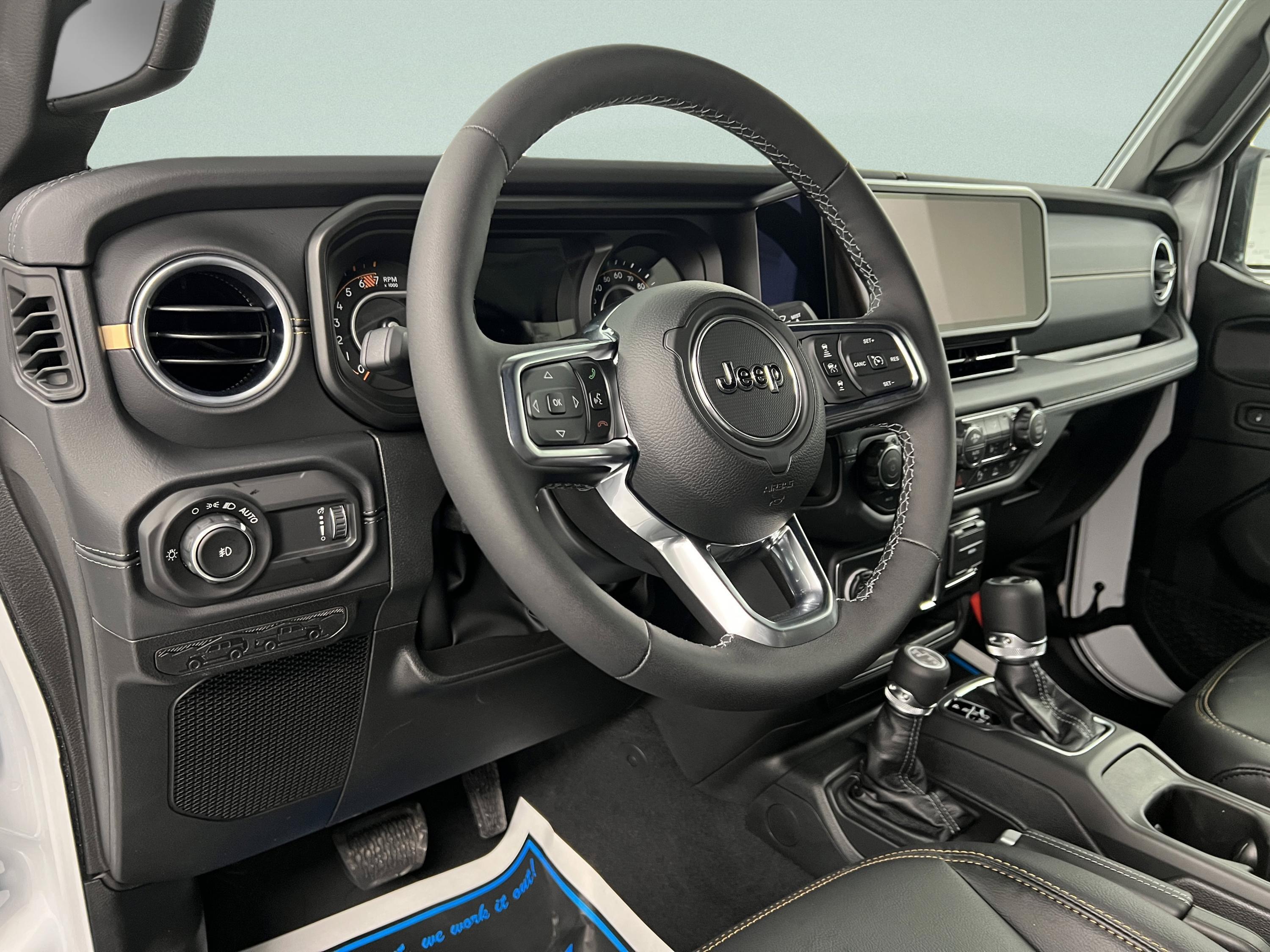 2026 Jeep Wrangler 4-Door Sahara - Photo 12