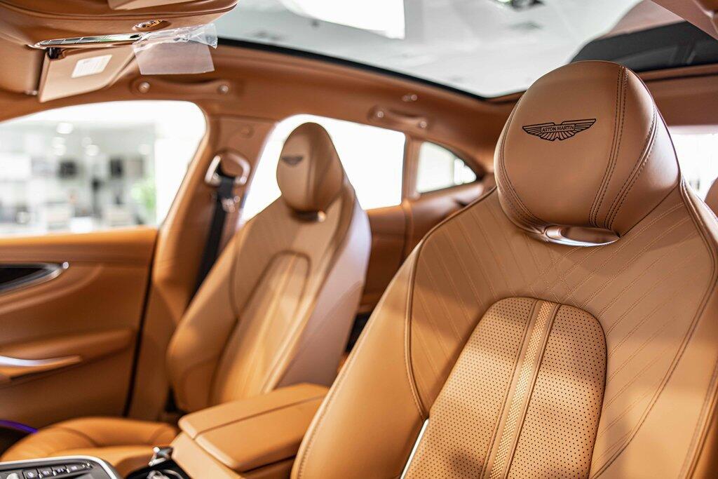 2026 Aston Martin DBX 707 - Photo 18