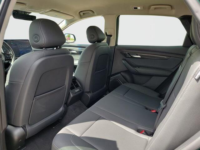 2023 VinFast VF 8 ECO - Photo 10