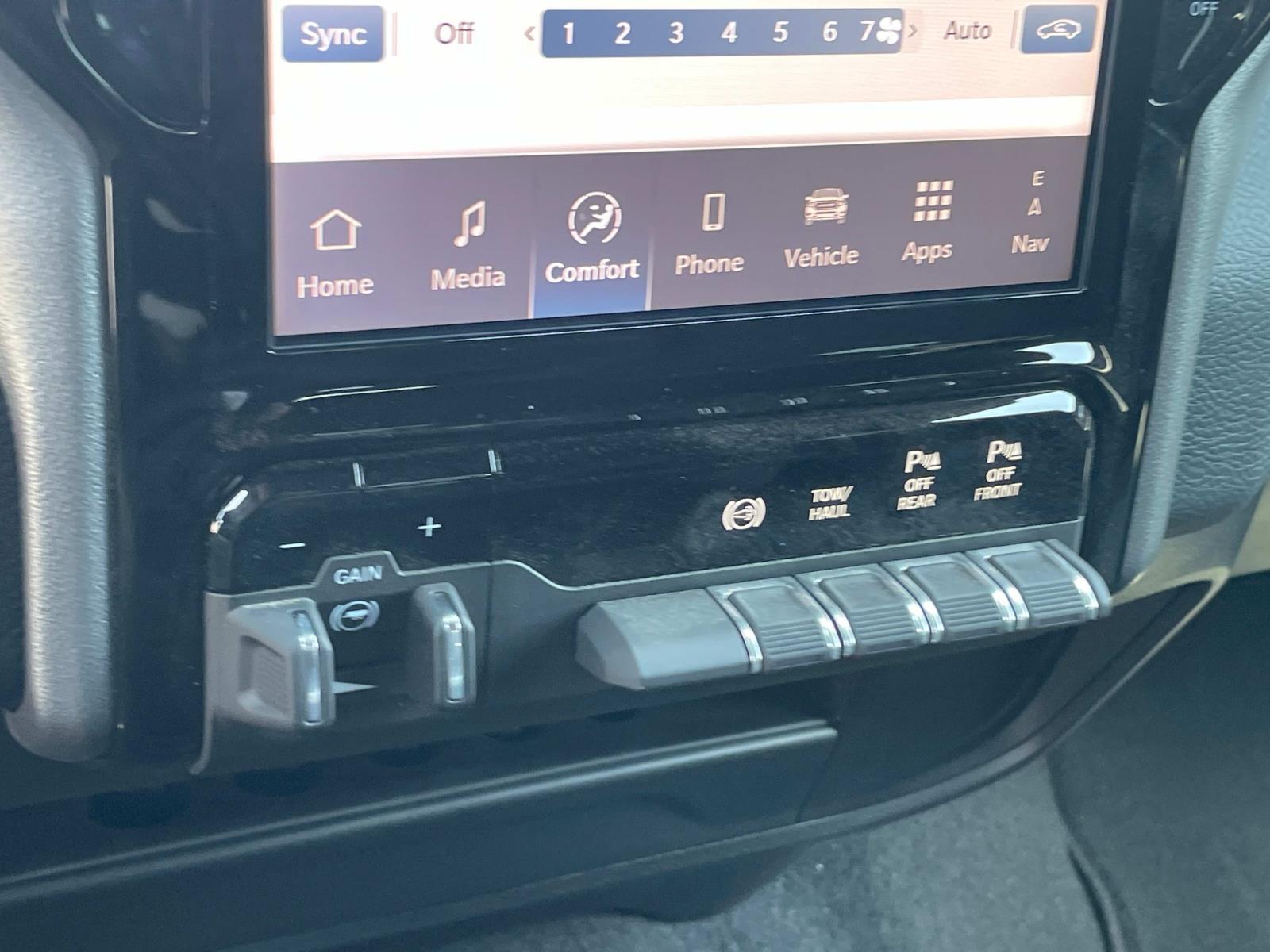 2025 RAM 3500 Big Horn - Photo 12