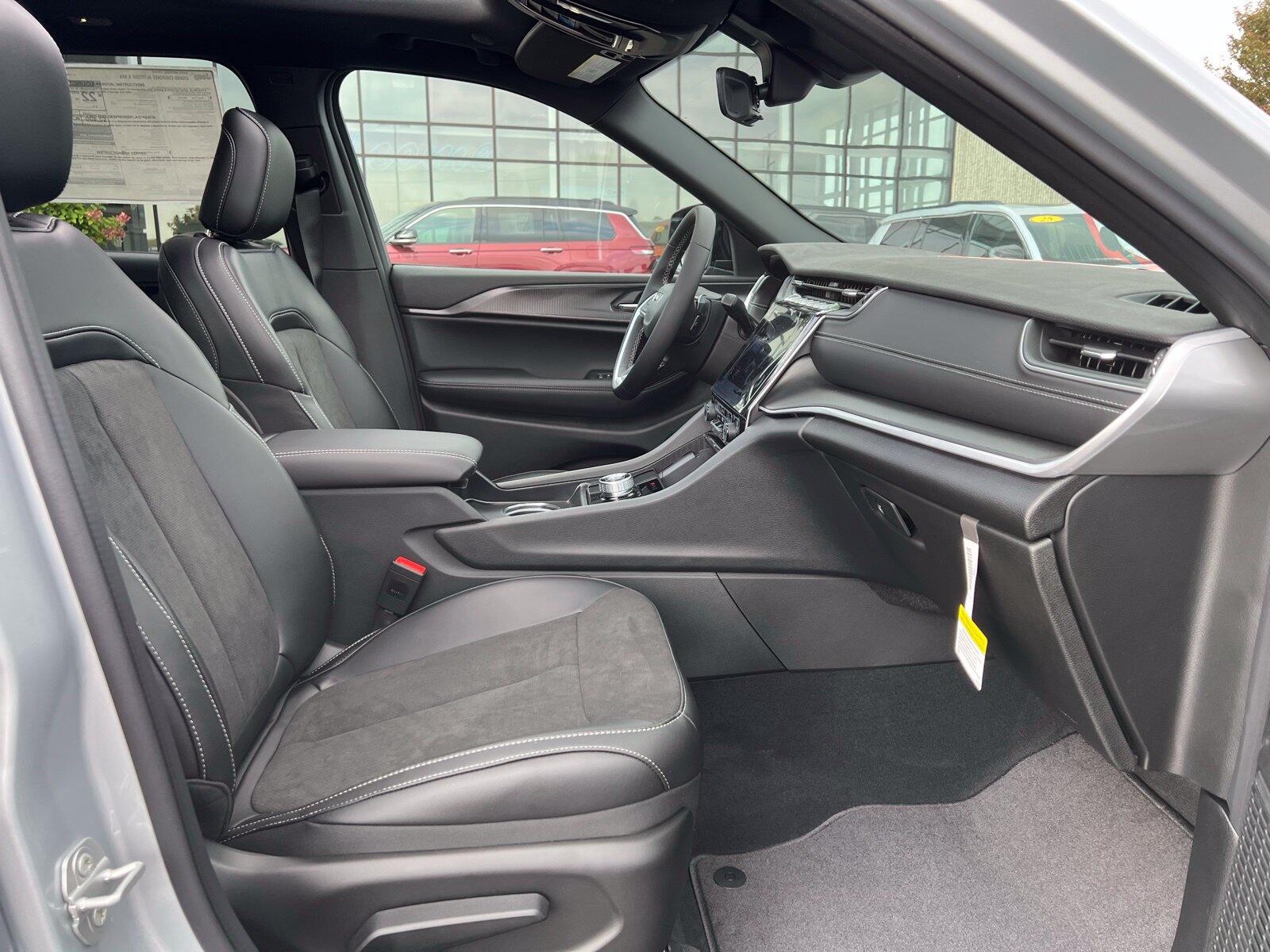 2025 Jeep Grand Cherokee Altitude - Photo 10
