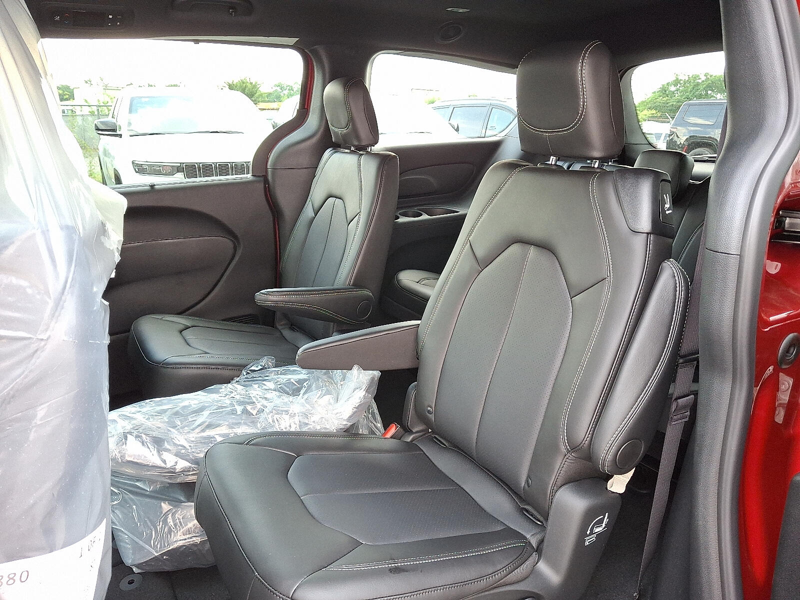 2025 Chrysler Pacifica Select - Photo 6