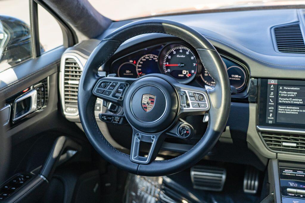 2020 Porsche Cayenne Coup Turbo photo 21