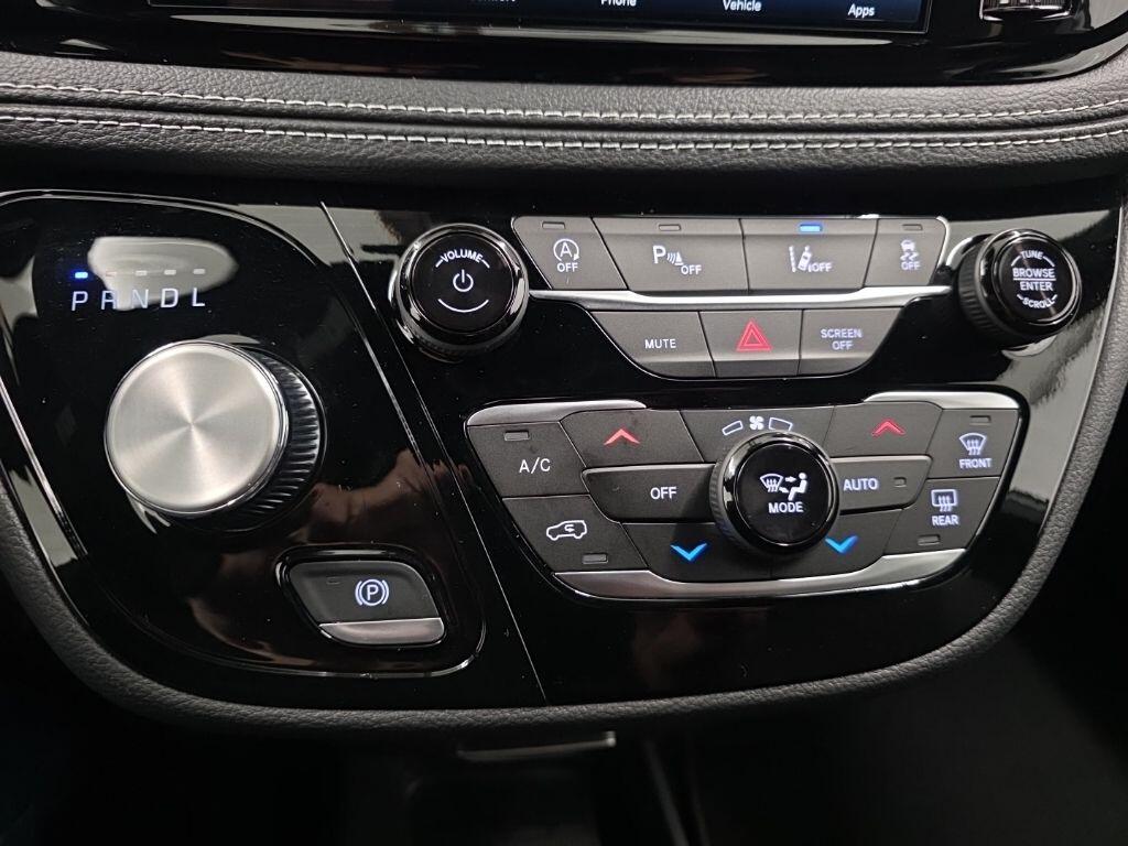 2026 Chrysler Pacifica Select - Photo 20