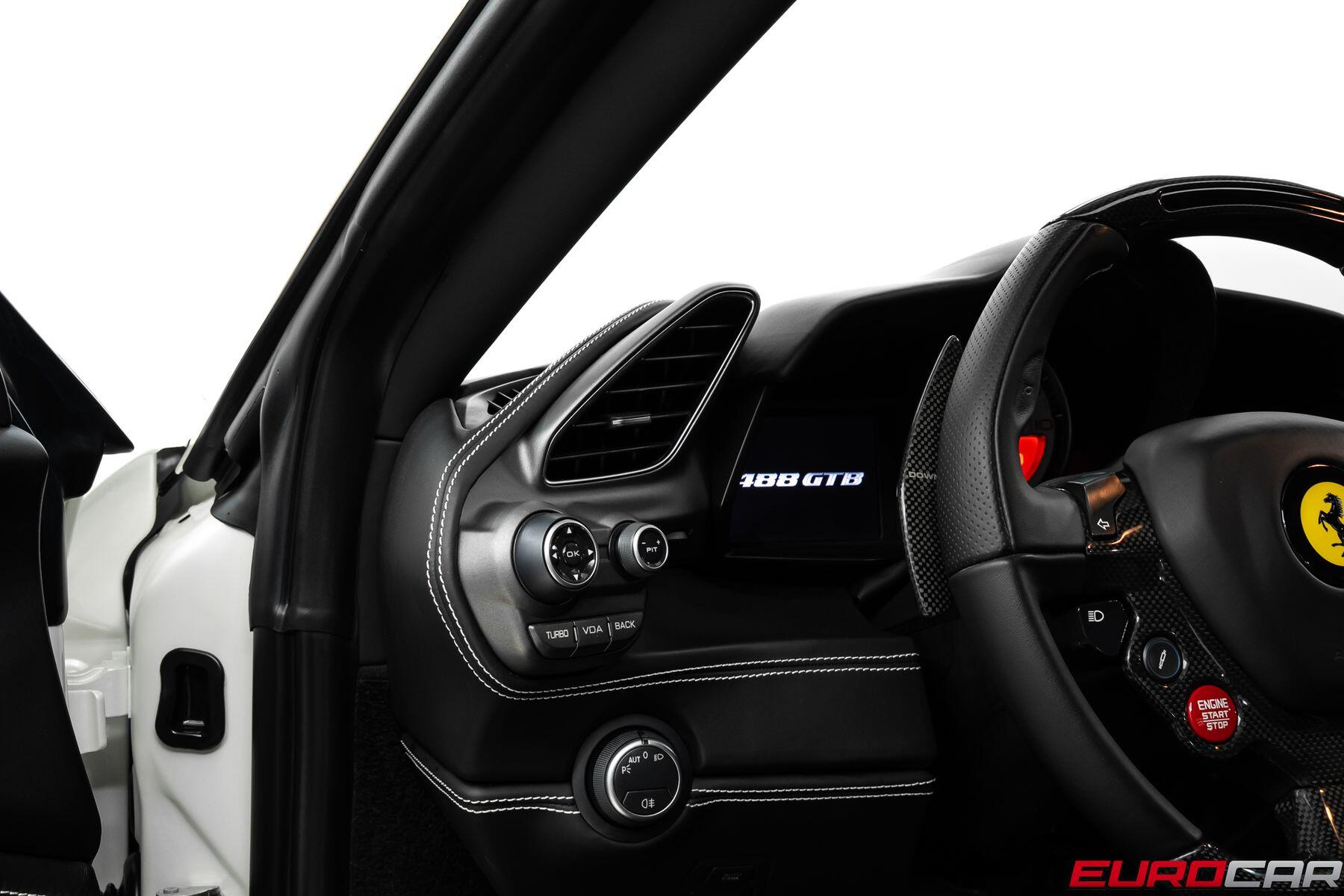 2017 Ferrari 488 GTB *CARBON STEERING WHEEL * IMMACULATE CONDITION*Image 31