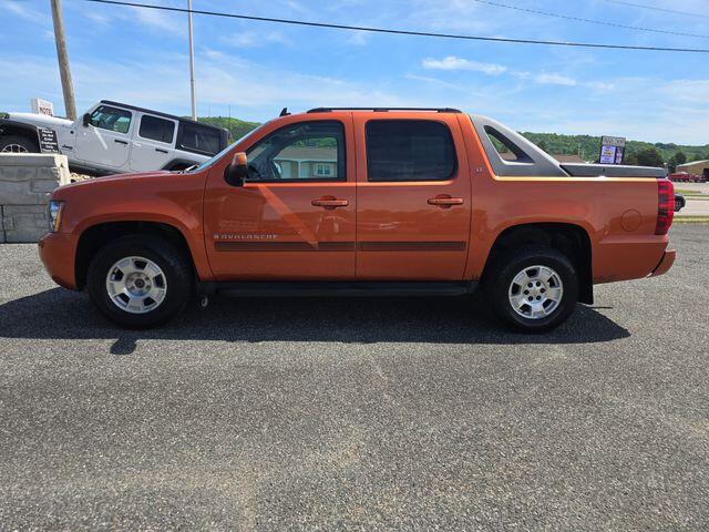 Used 2007 Chevrolet Avalanche LT with VIN 3GNFK12347G124965 for sale in Prairie du Chien, WI