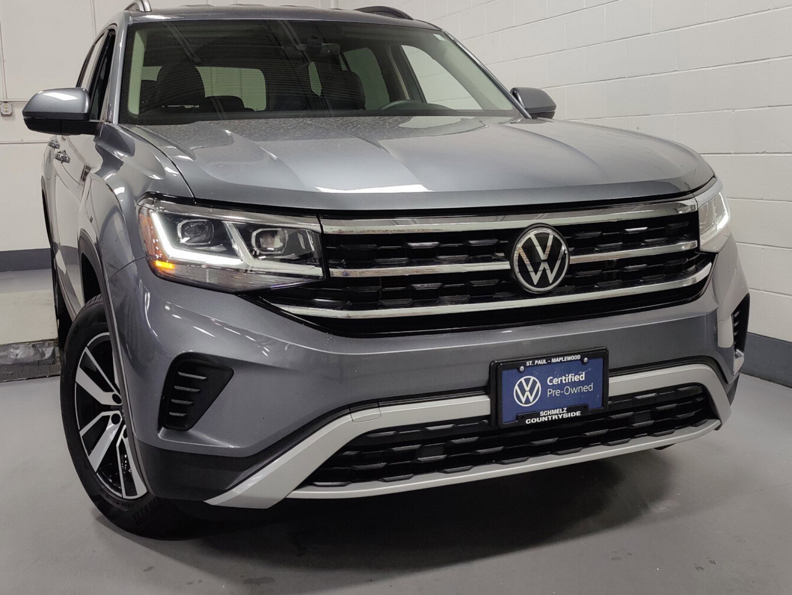 Used 2022 Volkswagen Atlas SE with VIN 1V2LP2CA6NC507918 for sale in Maplewood, Minnesota