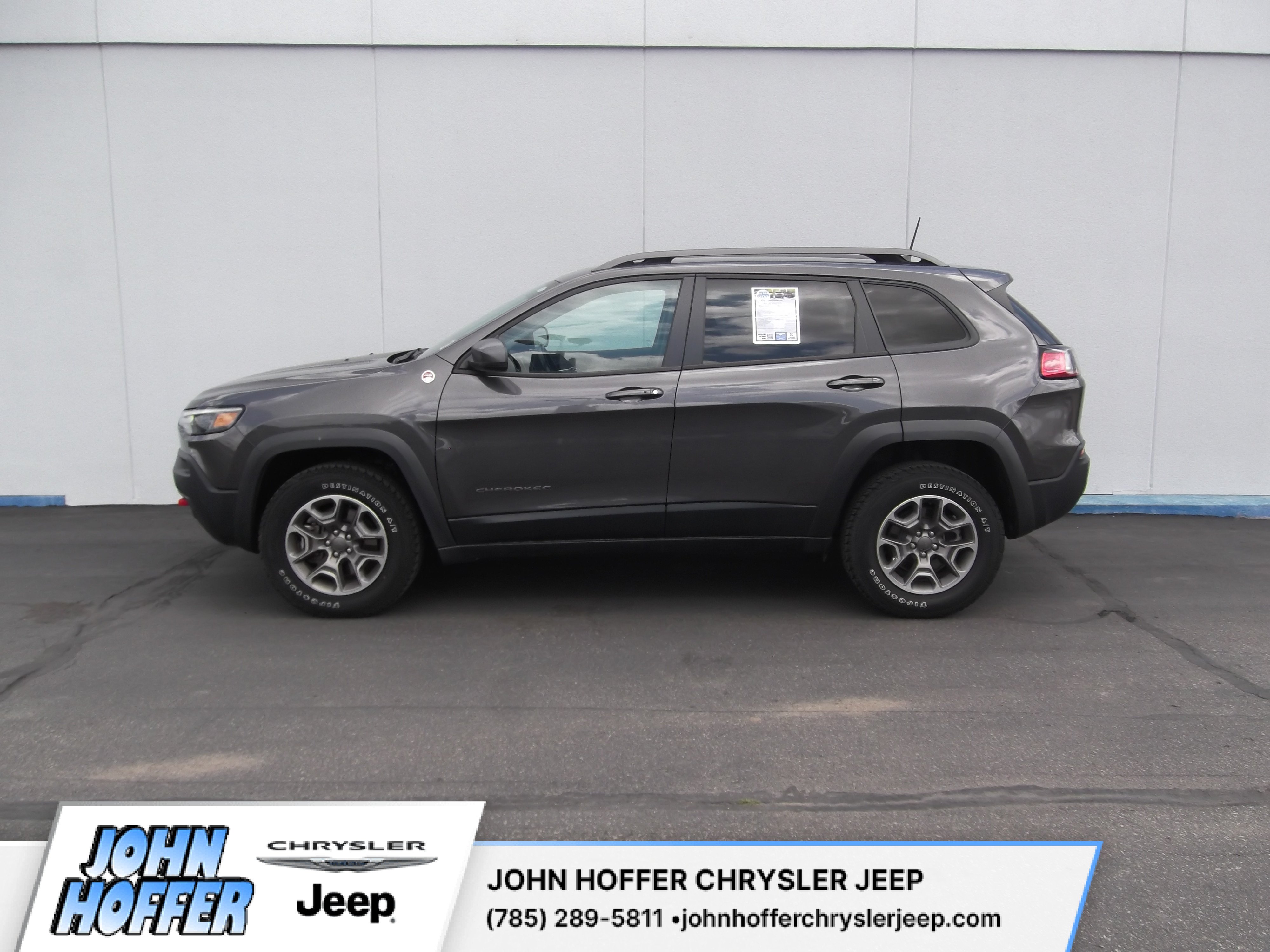 Used 2020 Jeep Cherokee Trailhawk with VIN 1C4PJMBXXLD612782 for sale in Kansas City