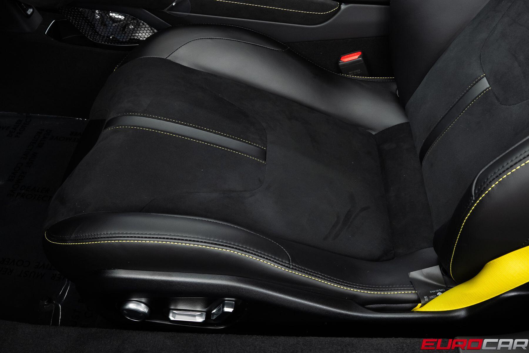 2026 Lotus Emira - Photo 44