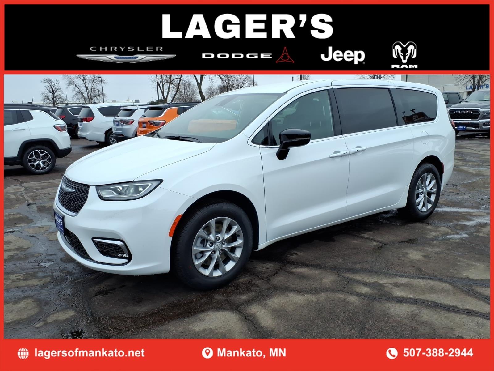 2026 Chrysler Pacifica Select AWD's photo