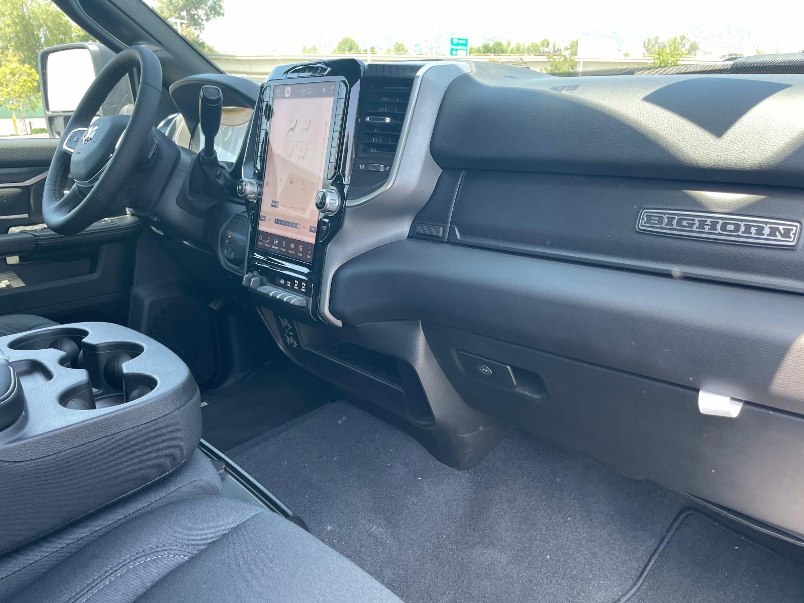2025 RAM 3500 Big Horn - Photo 24