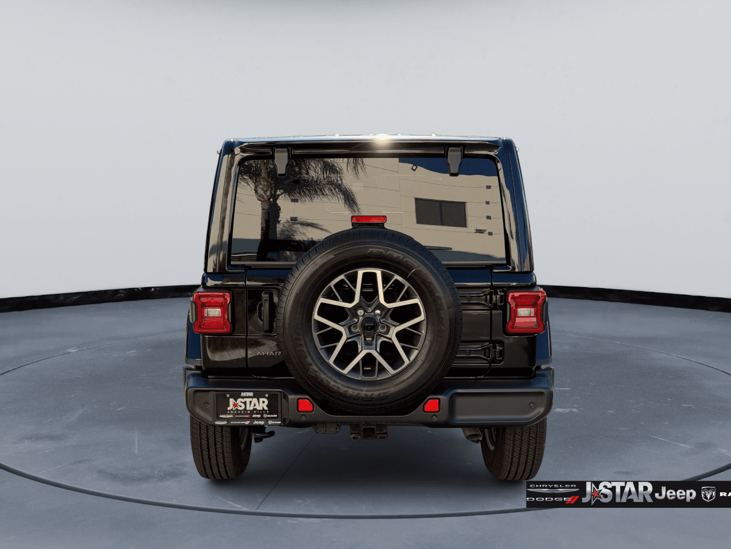 2025 Jeep Wrangler 4-Door Sahara - Photo 6
