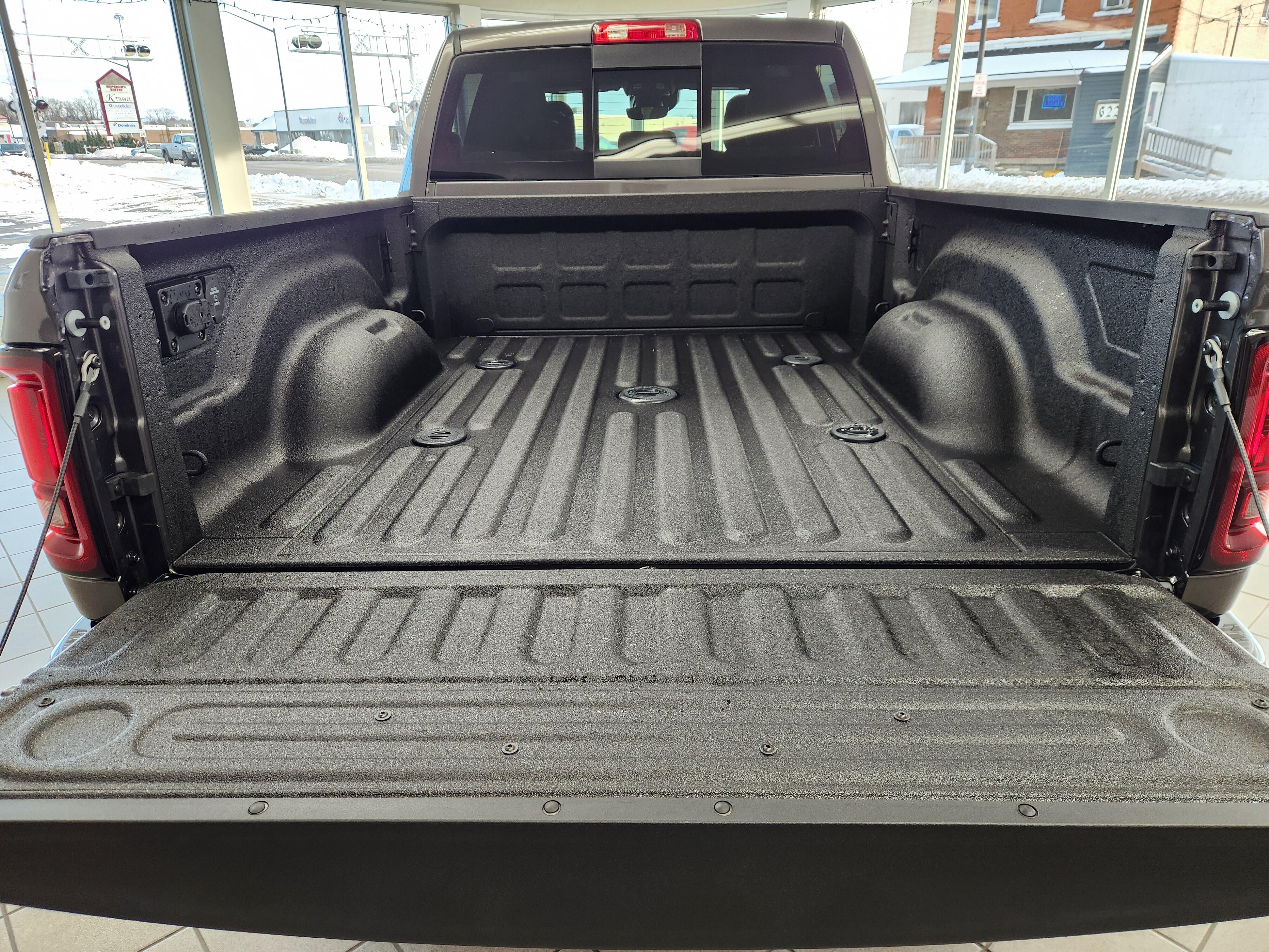 2026 RAM 2500 Tradesman - Photo 6