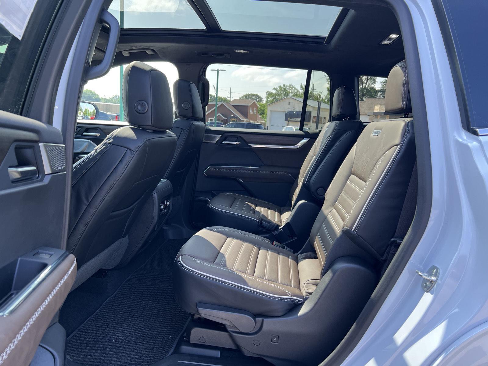 2026 GMC Acadia Denali Ultimate - Photo 49