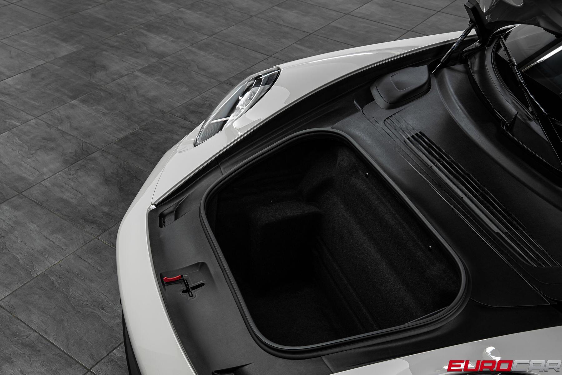 2024 Porsche 911 Turbo *POWER SPORT SEATS * CARBON FIBER ROOF*Image 10