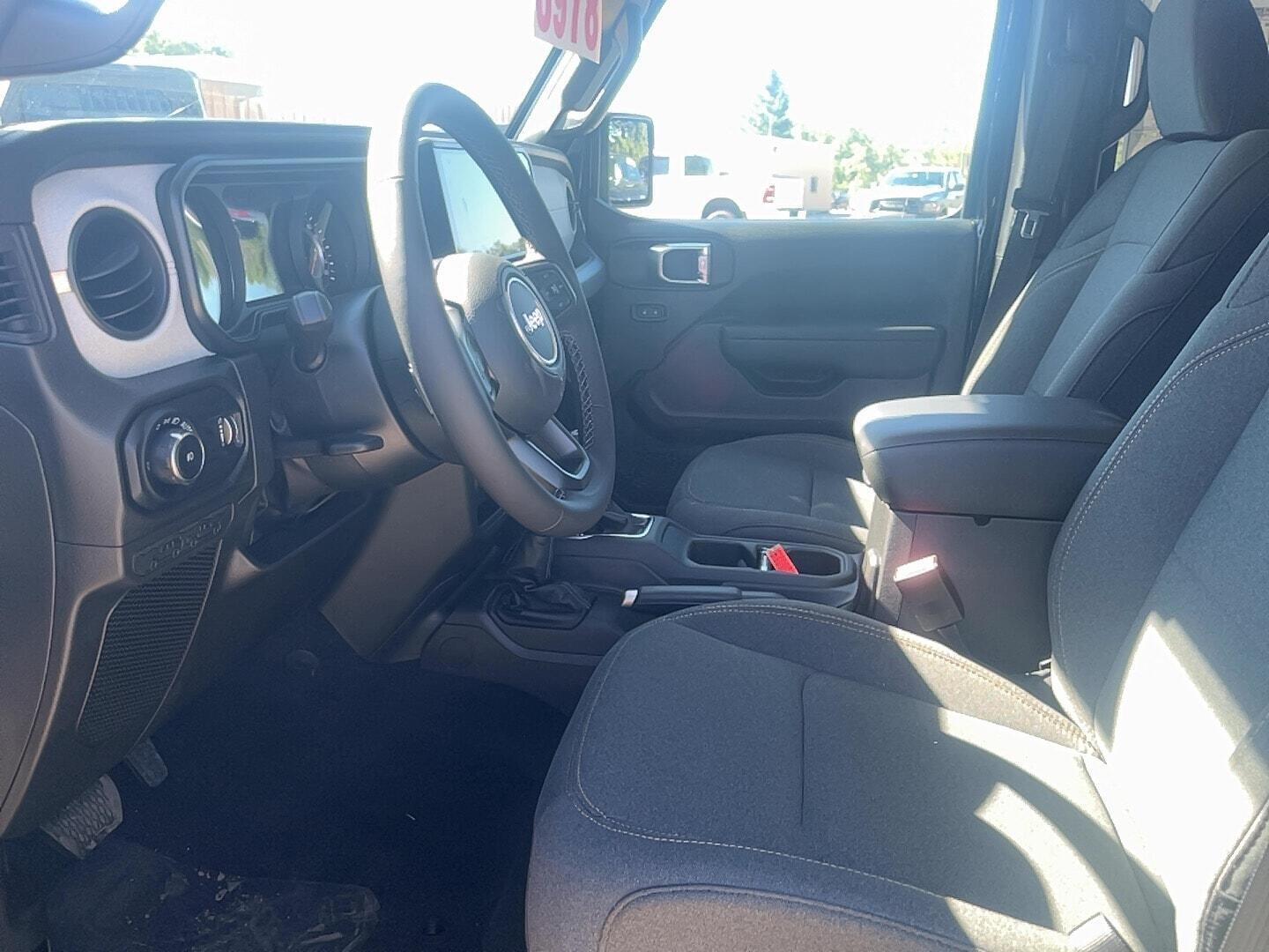 2025 Jeep Wrangler 4-Door Sport S - Photo 11