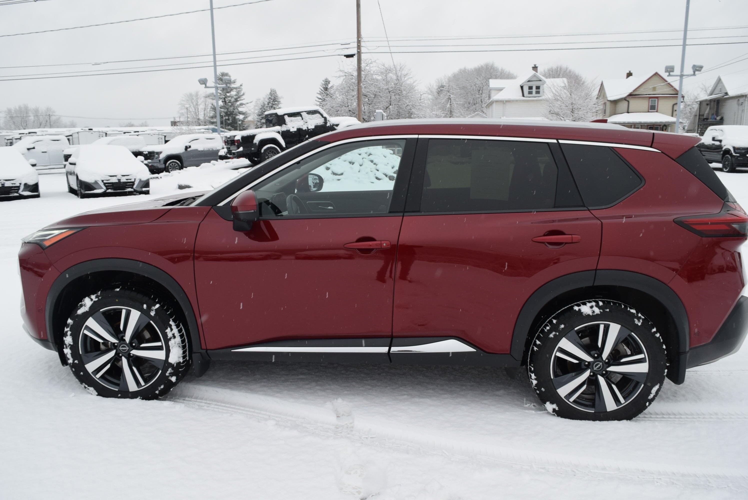 2023 Nissan Rogue Platinum's photo