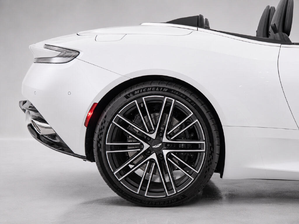 2026 Aston Martin DB12 Base - Photo 6