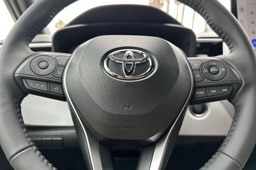 2025 Toyota Corolla SE - Photo 23