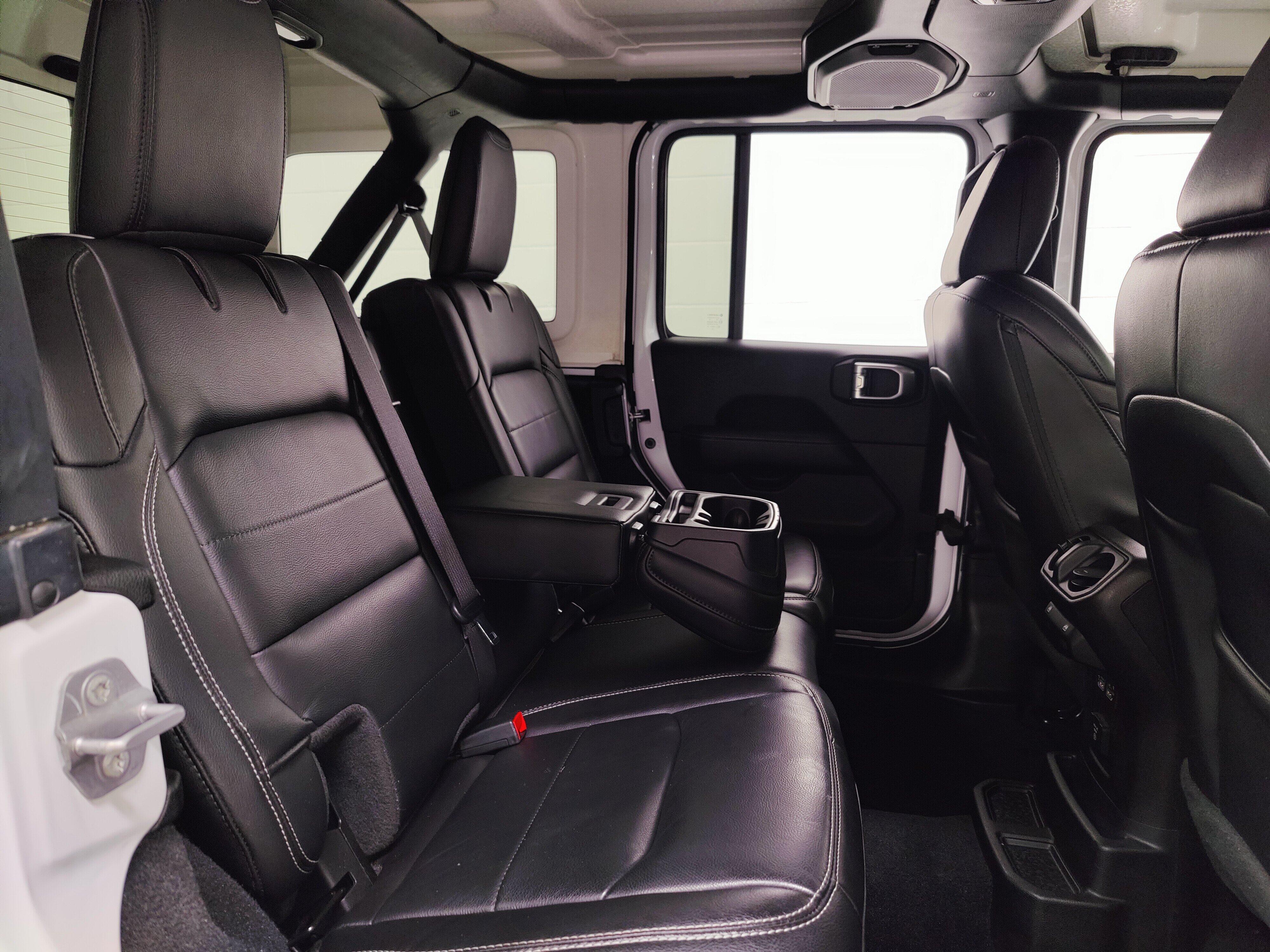 2020 Jeep Wrangler Unlimited Sahara - Photo 14