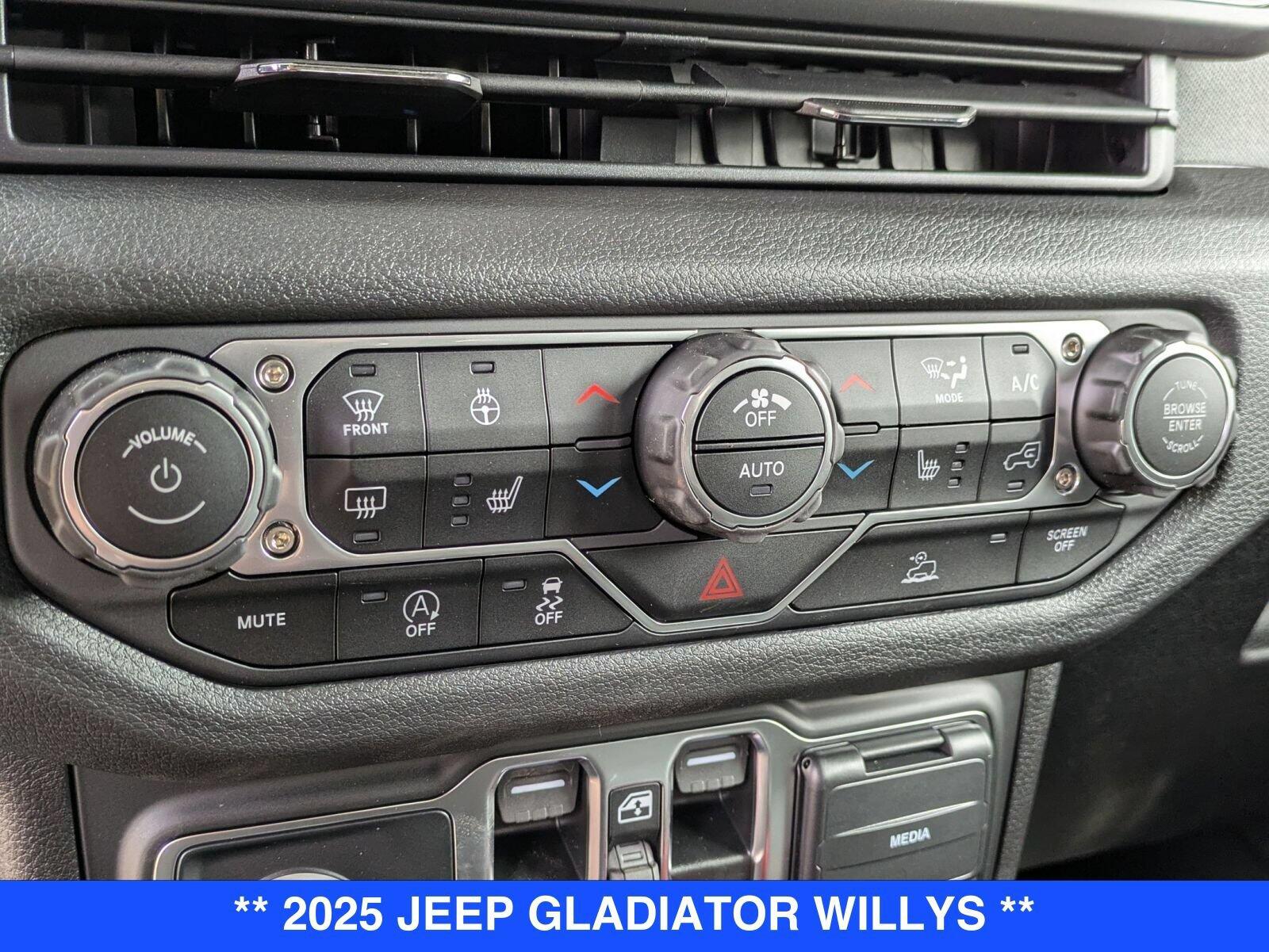 2025 Jeep Gladiator Willys - Photo 19