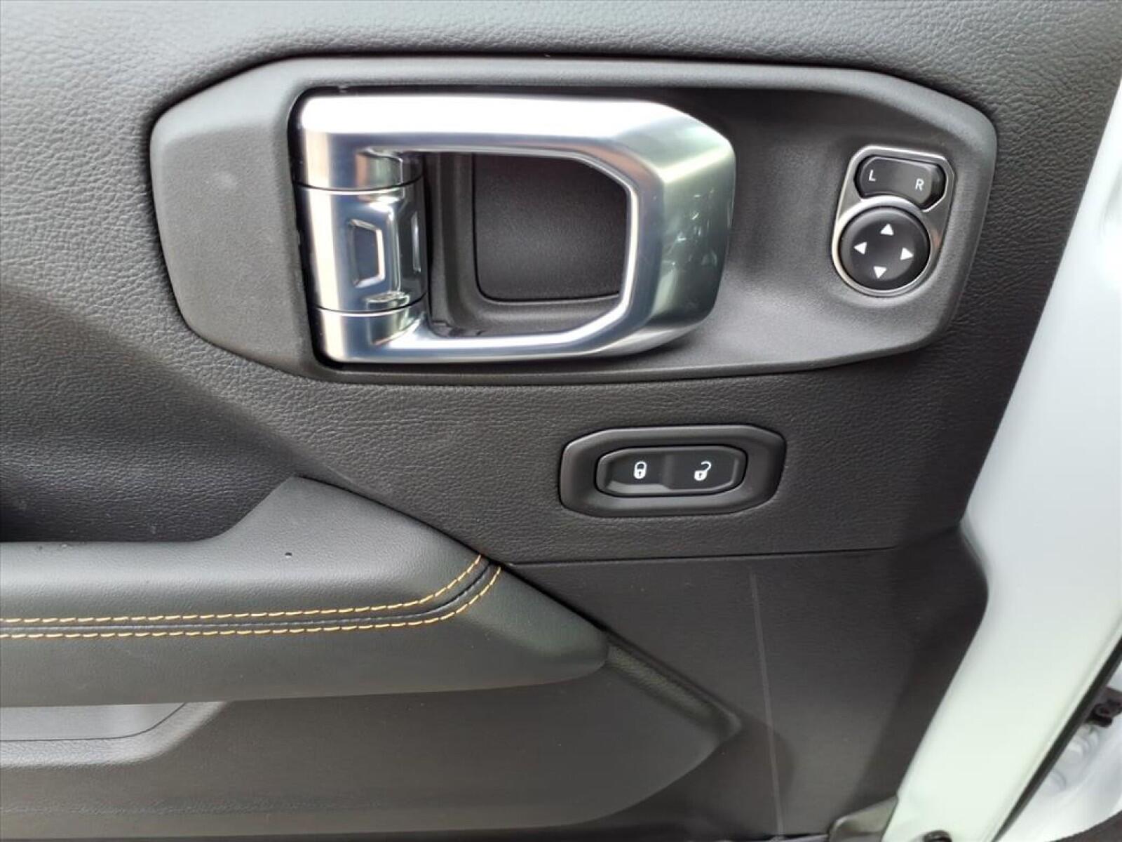 2026 Jeep Wrangler 4-Door Sahara - Photo 10