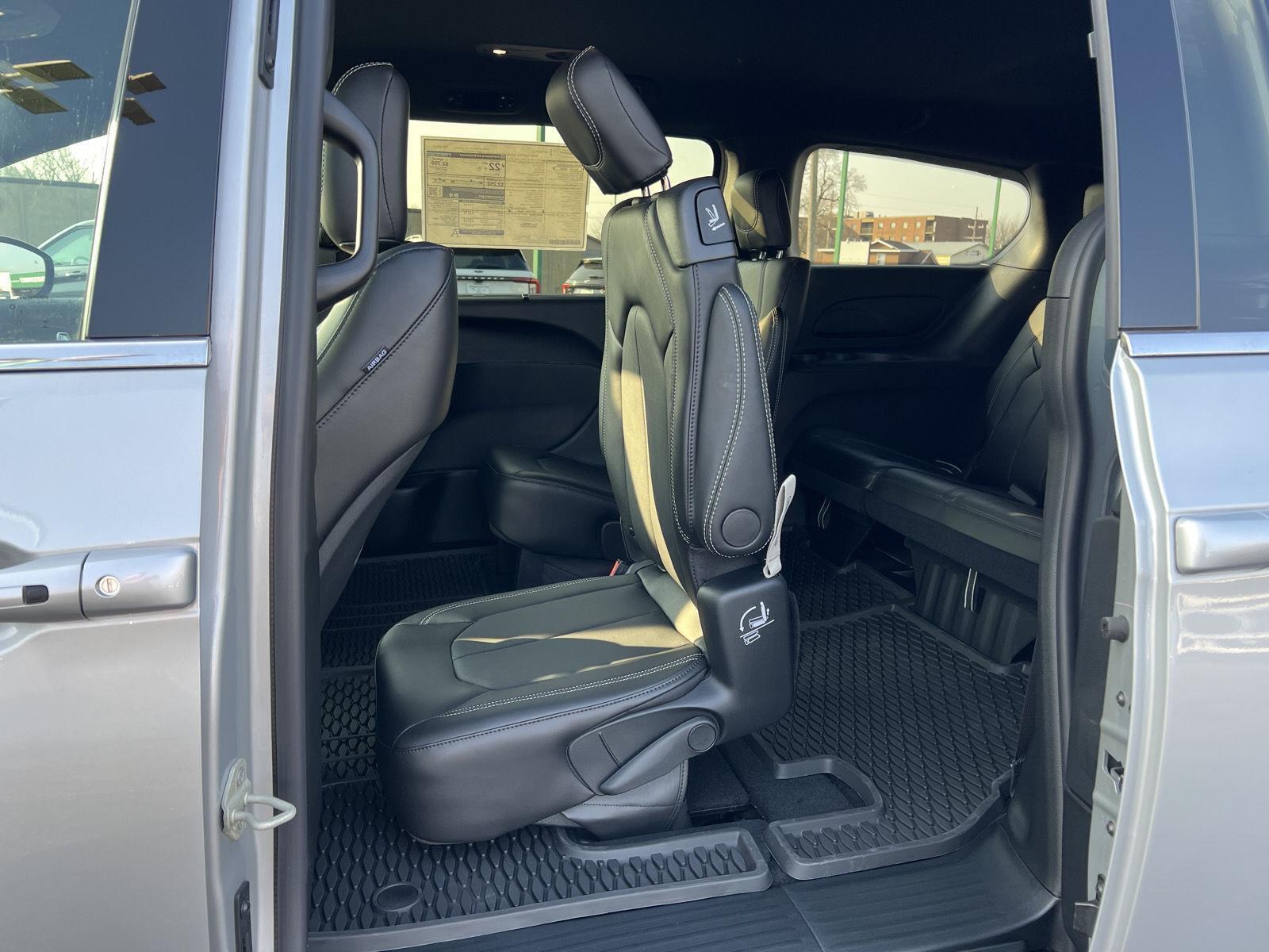 2026 Chrysler Voyager LX - Photo 36