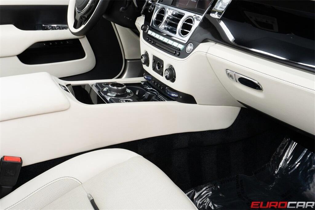 Used 2018 Rolls-Royce Dawn *BESPOKE INTERIOR * IMMACULATE CONDITION*Image 38