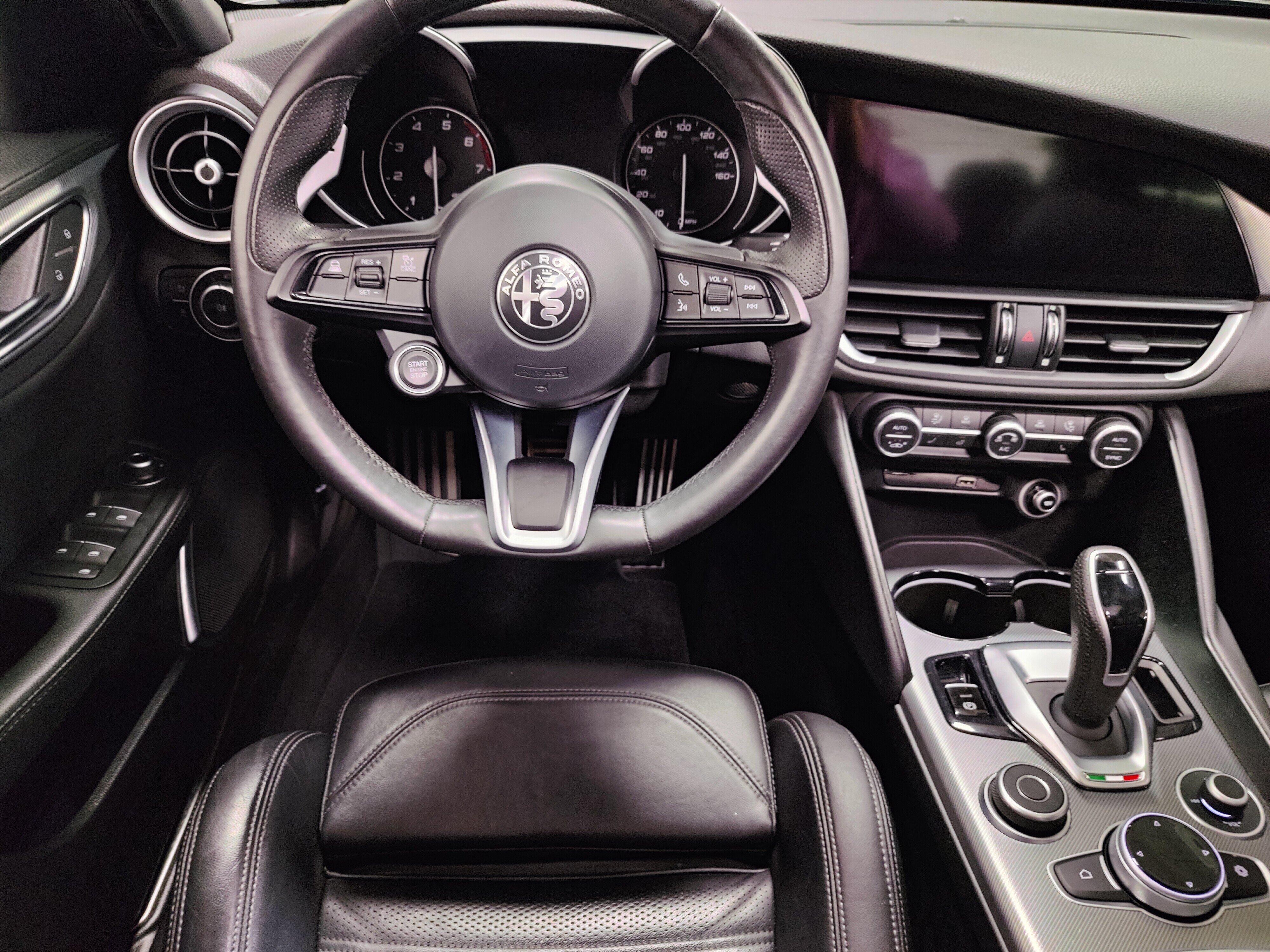 2022 Alfa Romeo Giulia Ti Veloce - Photo 17