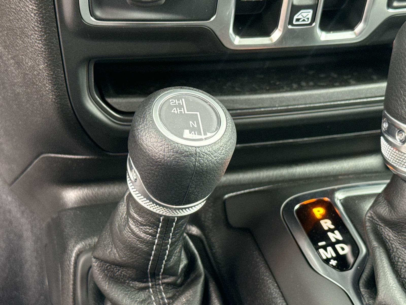 2025 Jeep Wrangler 4-Door Sahara - Photo 29