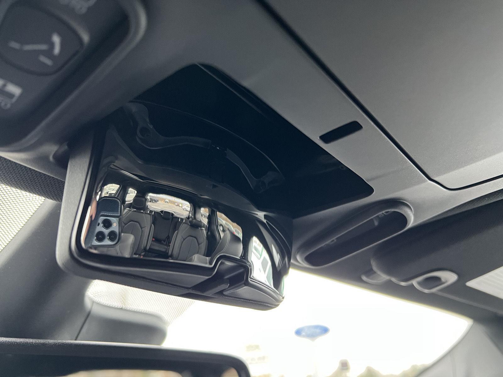 2026 Chrysler Pacifica Select - Photo 35