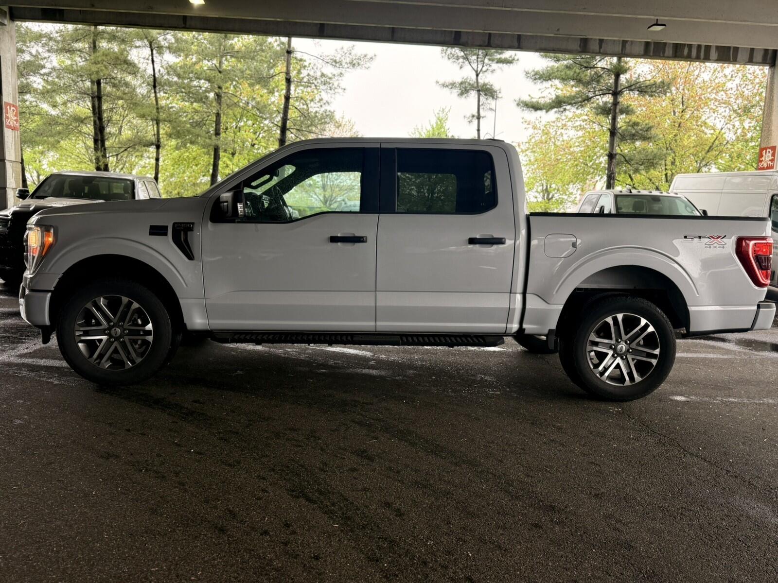 Used 2022 Ford F-150 XL with VIN 1FTEW1EP2NKD16530 for sale in Bayside, NY