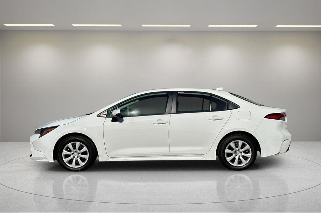 2025 Toyota Corolla LE - Photo 6
