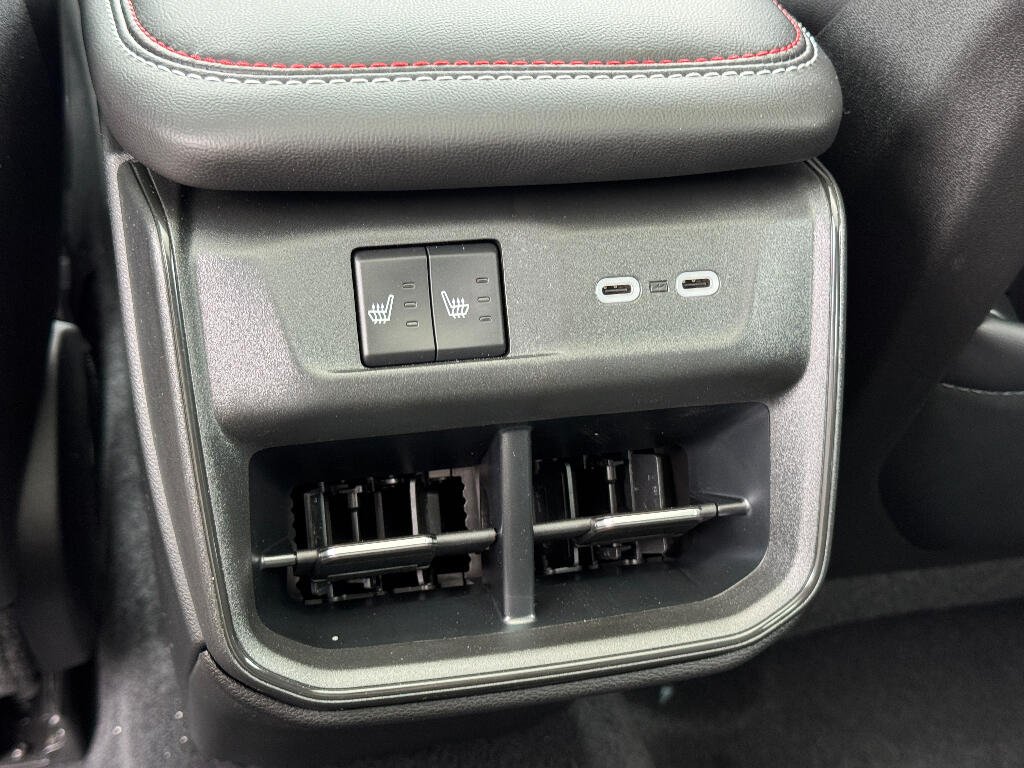 2026 Dodge Charger Scat Pack - Photo 13