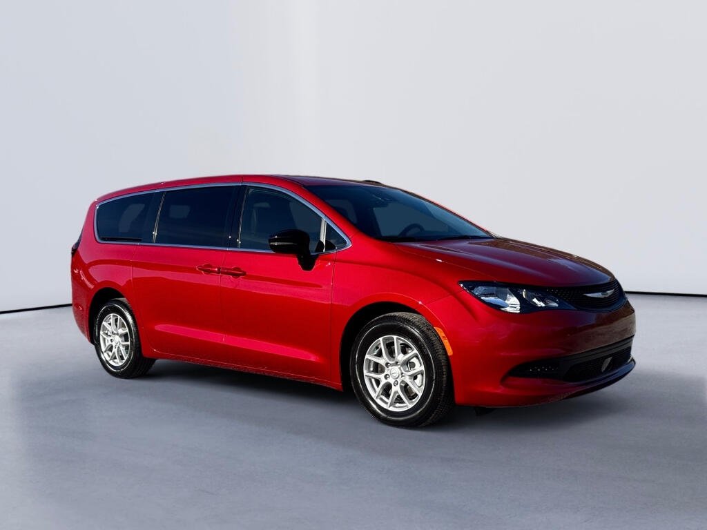 2026 Chrysler Voyager LX - Photo 7