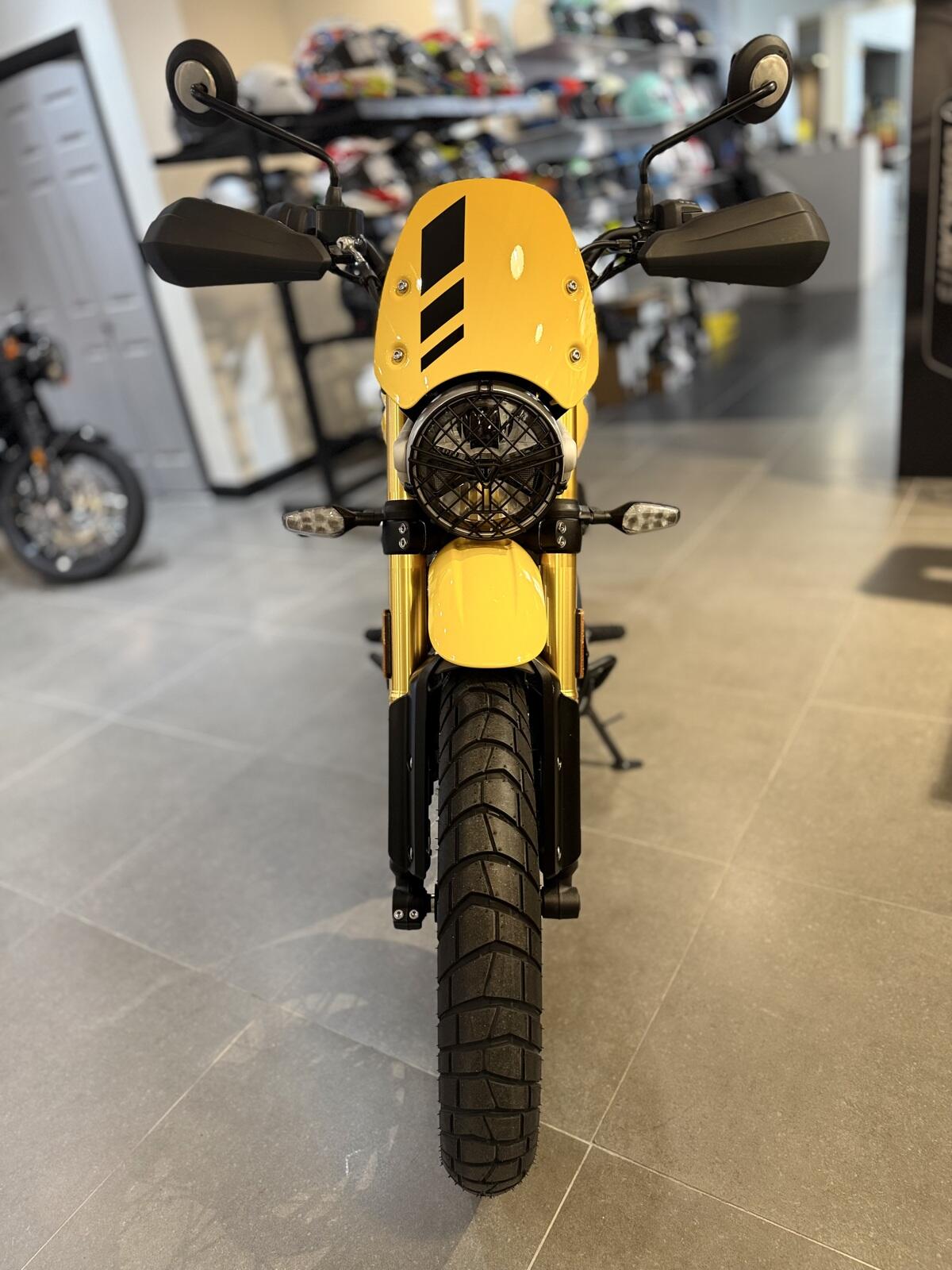 New 2026 Triumph SCRAMBLER 400 XC 