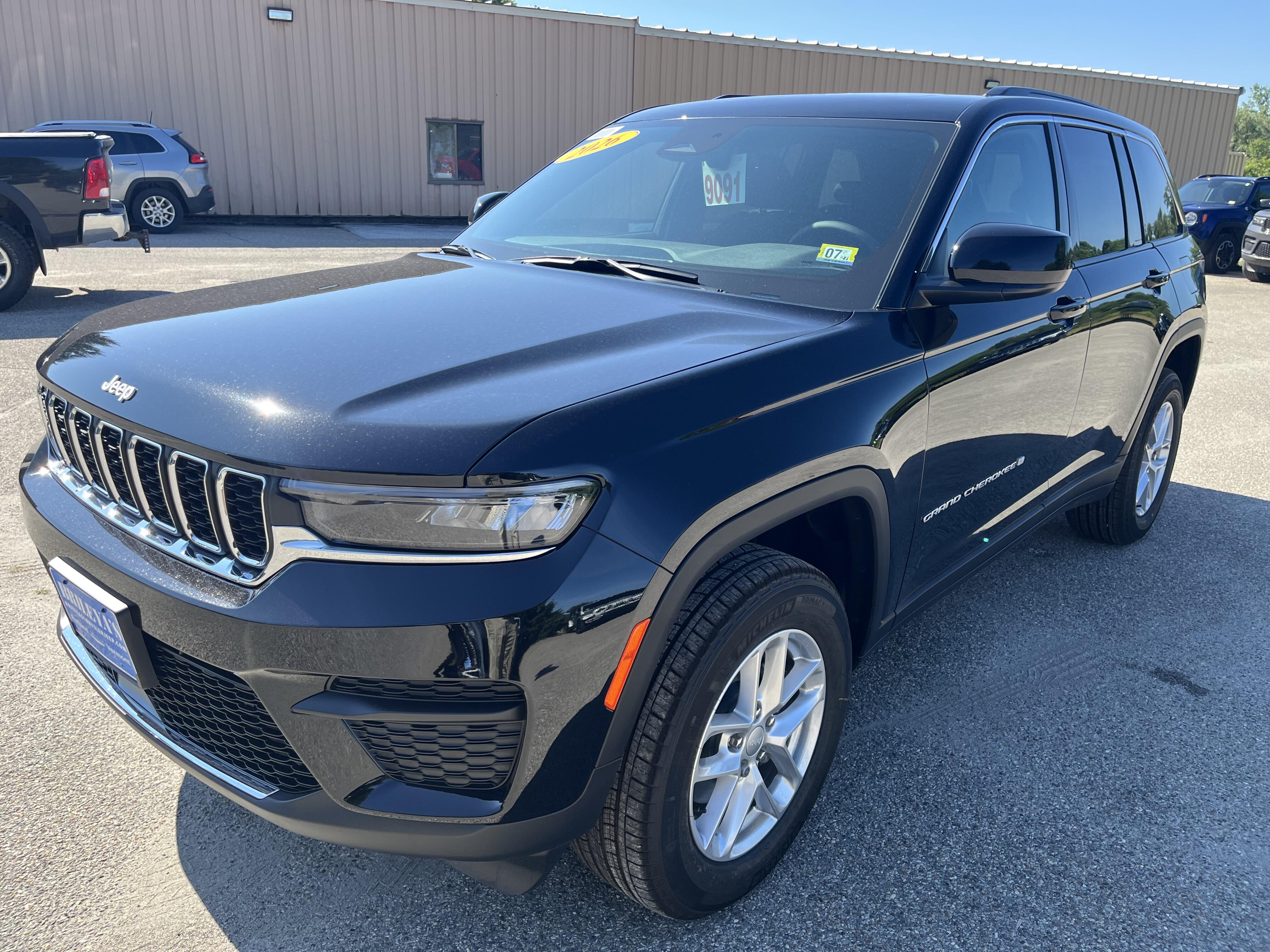 2026 Jeep Grand Cherokee Grand Cherokee Laredo X 4x4