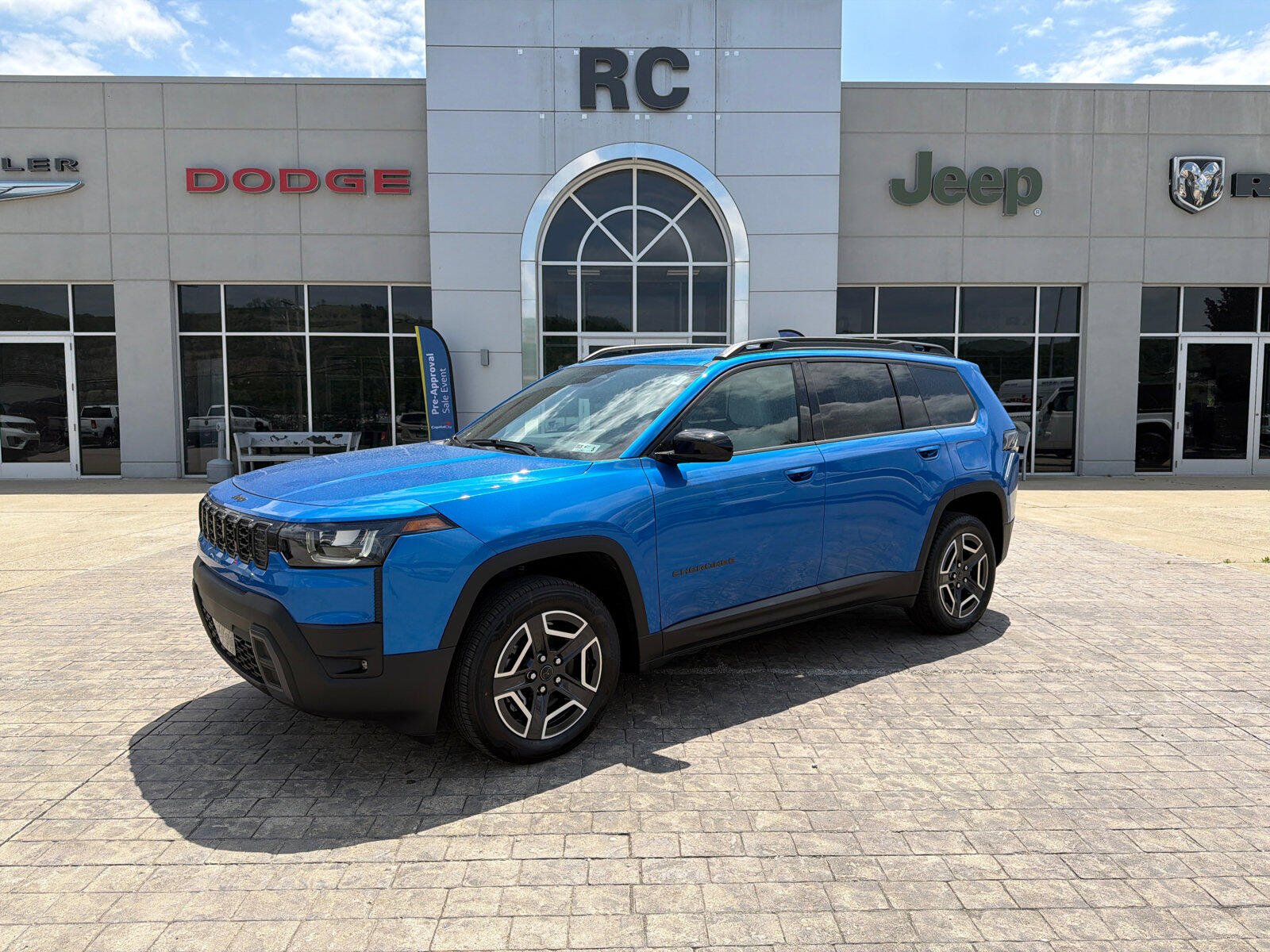 2026 Jeep Cherokee Laredo HEV 4X4's photo