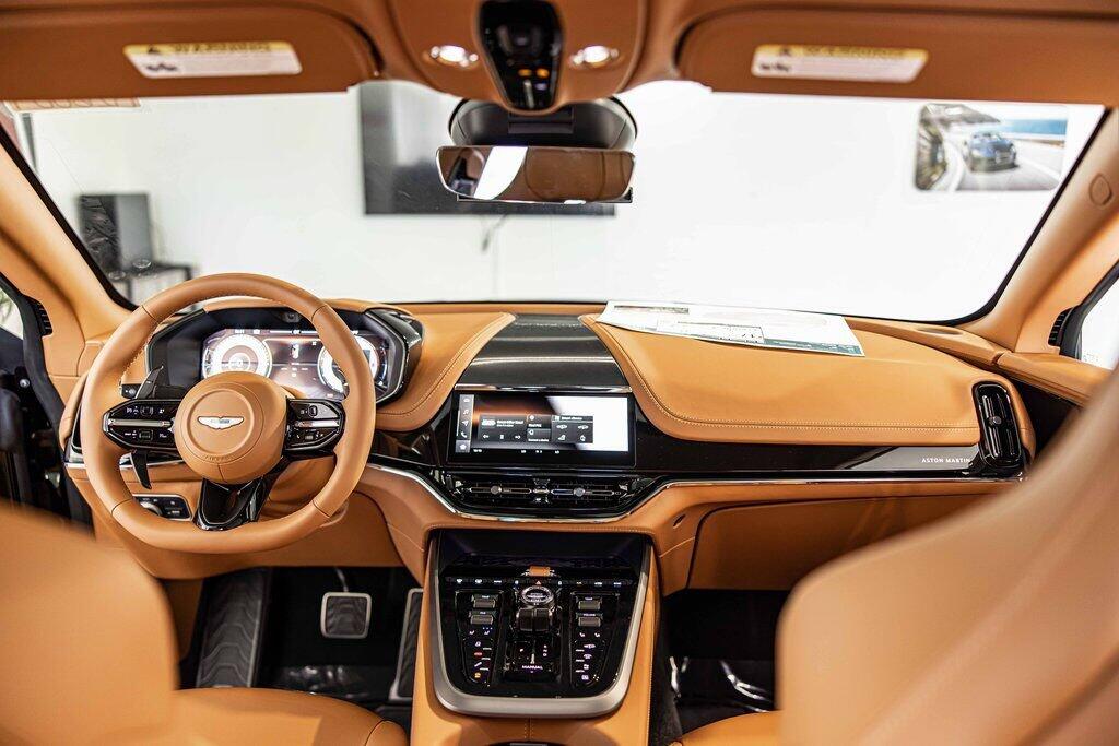 2026 Aston Martin DBX 707 - Photo 37