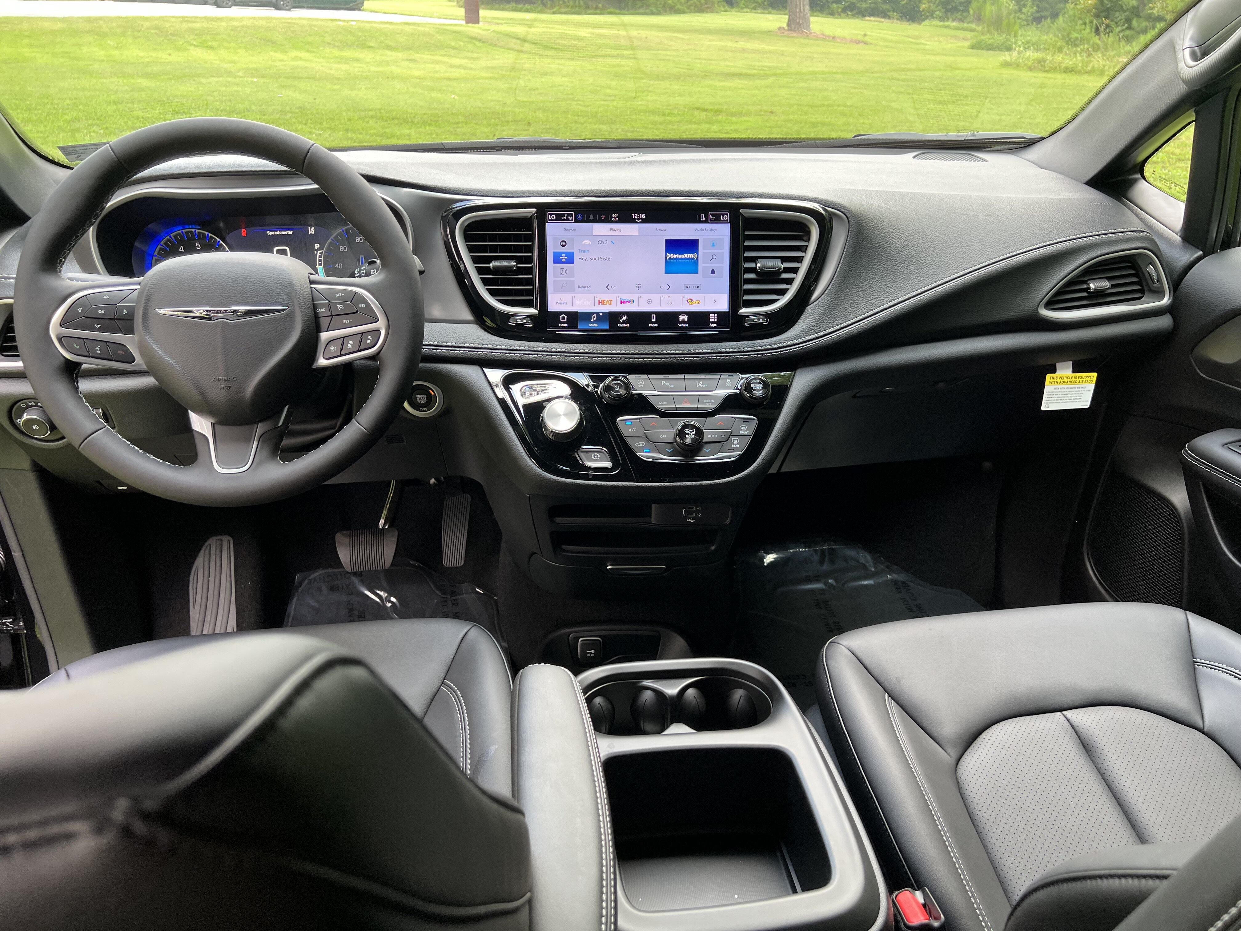 2026 Chrysler Pacifica Select - Photo 21
