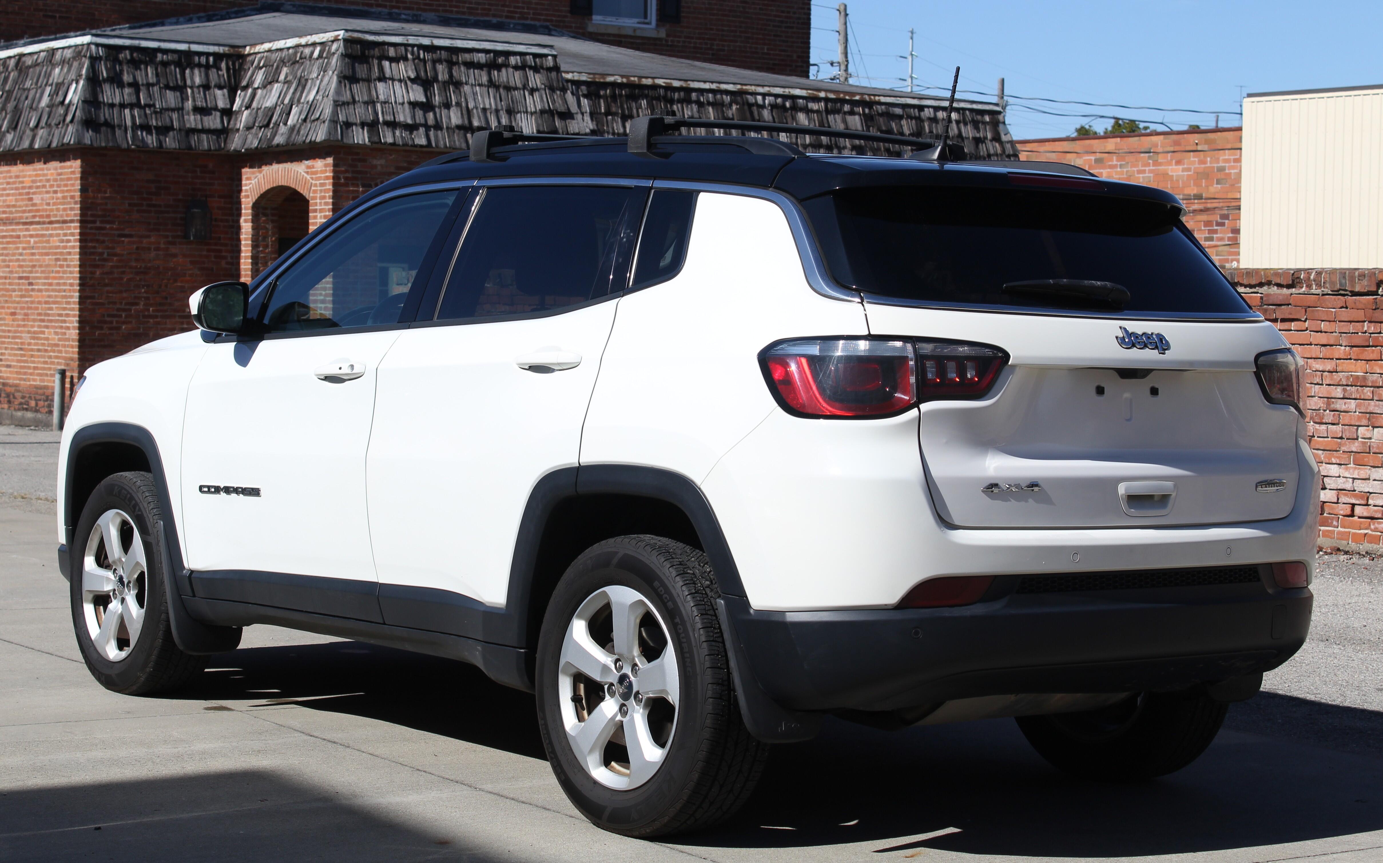 Used 2018 Jeep Compass Latitude with VIN 3C4NJDBB8JT458320 for sale in Connersville, IN