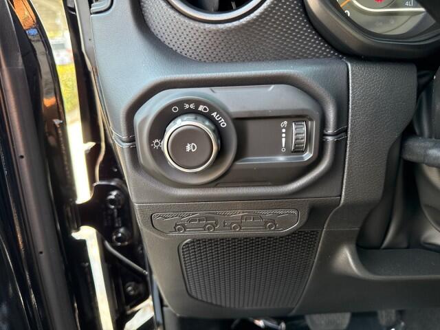 2025 Jeep Wrangler 4-Door Rubicon - Photo 13